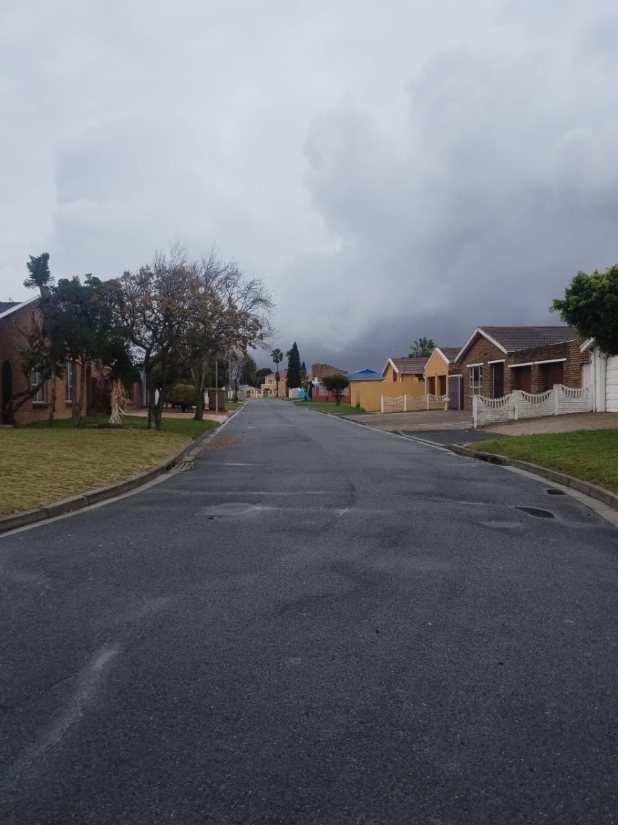 To Let 3 Bedroom Property for Rent in Montana Western Cape